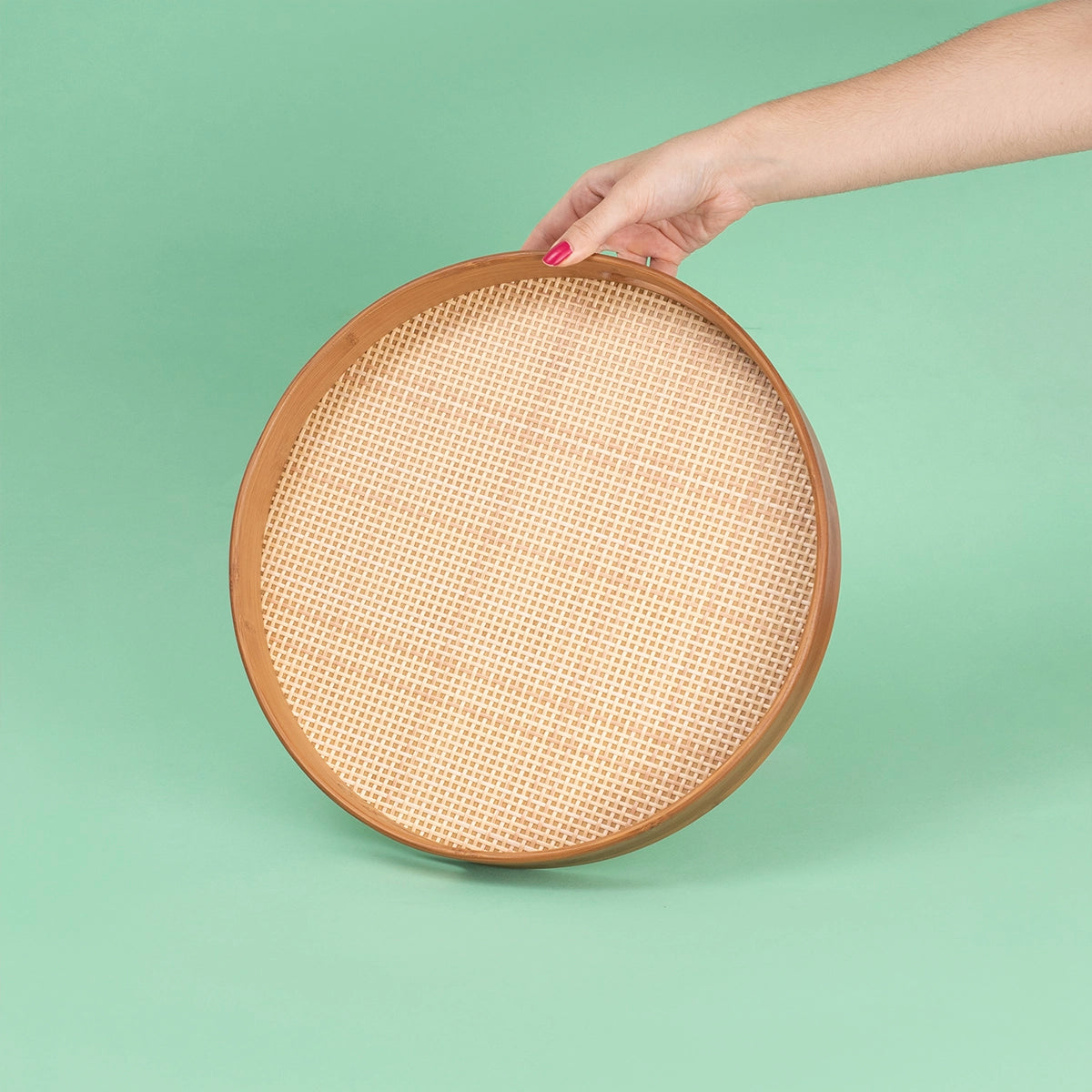 Bandeja Redonda de Bambu com Palhinha Indiana Xadrez Essenza Natural