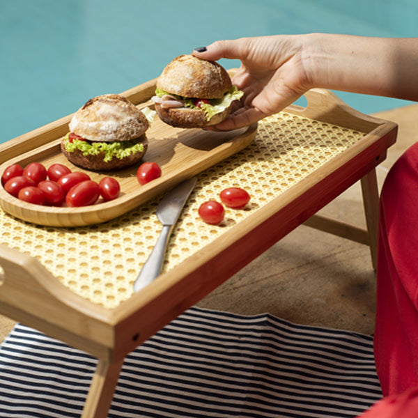 Bandeja com Pés Dobráveis de Bambu com Palhinha Indiana Essenza Natural