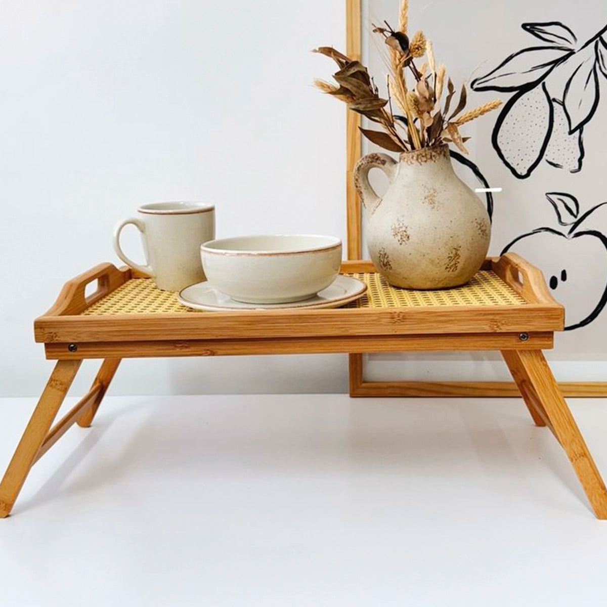 Bandeja com Pés Dobráveis de Bambu com Palhinha Indiana Essenza Natural