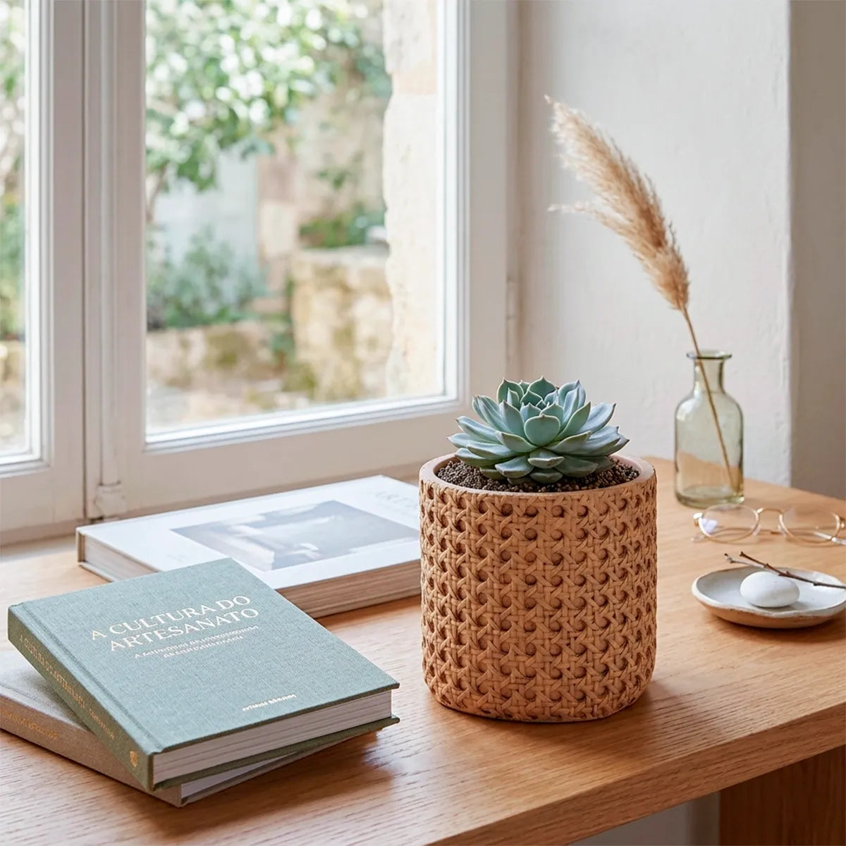 Cachepot Decorativo Bege em Cimento Texturizado Aurora