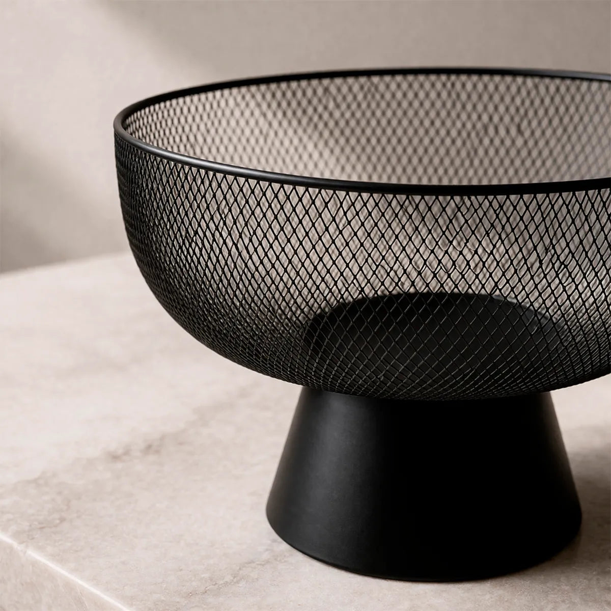 Centro de Mesa Aramado em Metal Preto Urban