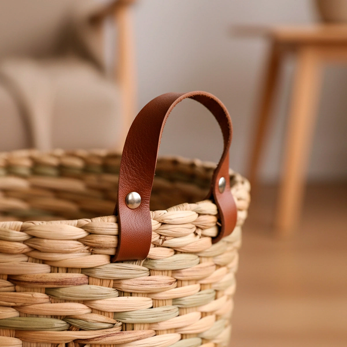 Cesto Organizador de Palha Natural com Alça em Couro