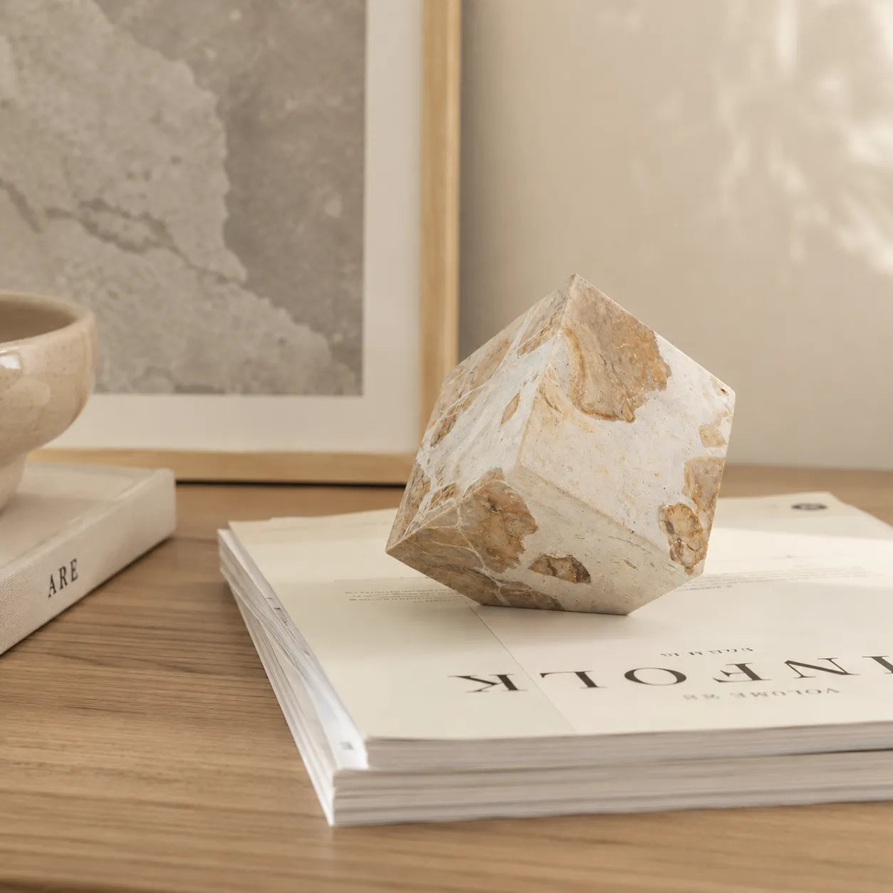 Escultura Decorativa em Mármore Cubo Quartz