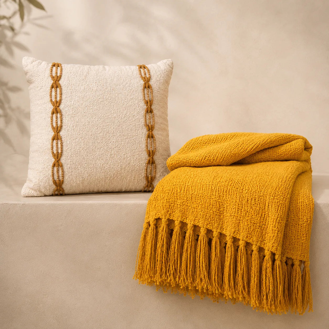 Kit Manta para Sofá e Capa de Almofada Mostarda Serena e Elos