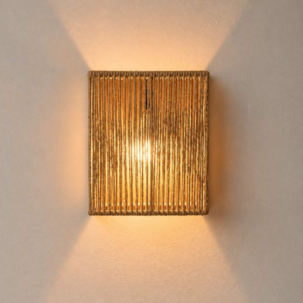 Luminária Arandela de Palha Tanah