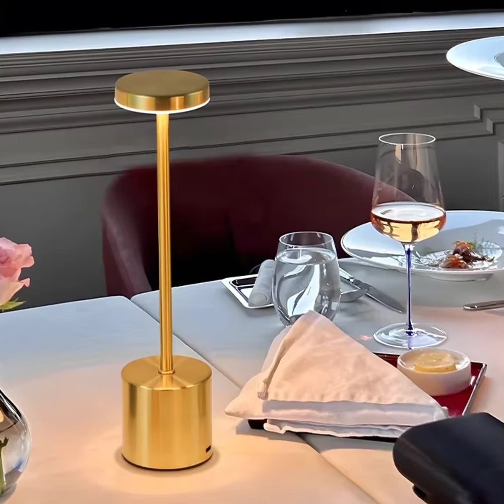 Luminária de Mesa LED Sem Fio Metal Lume