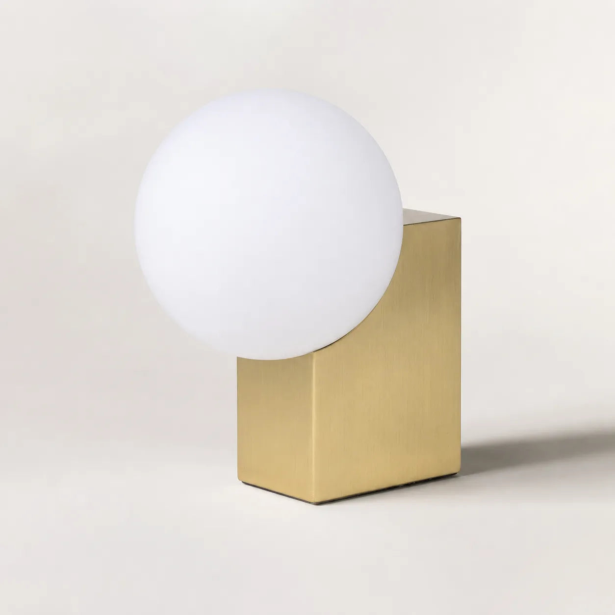 Luminária de Mesa Dourada Nórdica