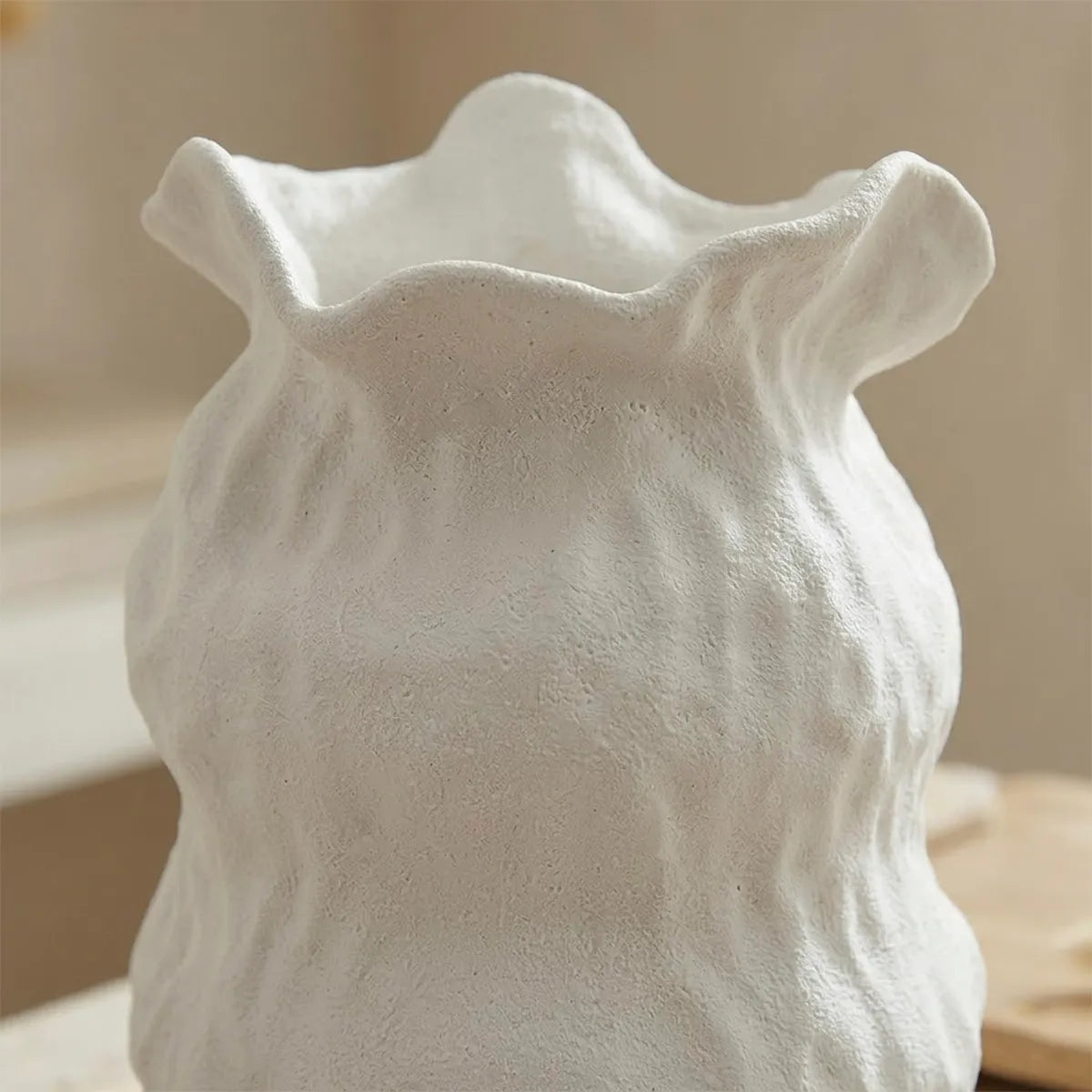 Vaso Decorativo em Cerâmica Branca com Textura Grécia