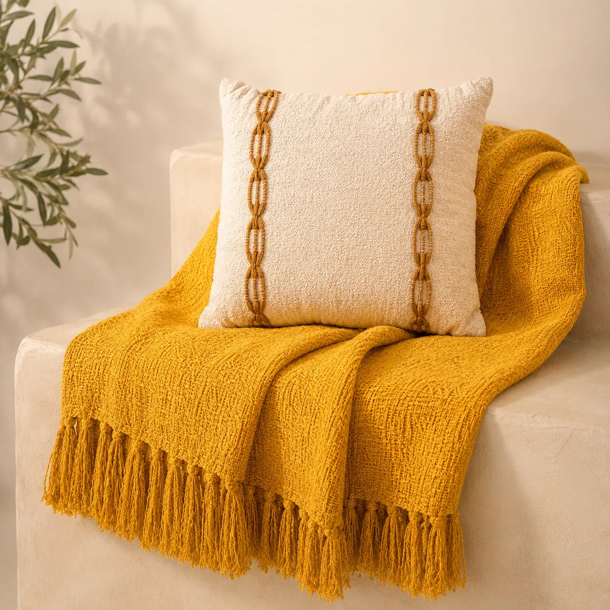 Kit Manta para Sofá e Capa de Almofada Mostarda Serena e Elos para decoração de sala com peças coordenadas