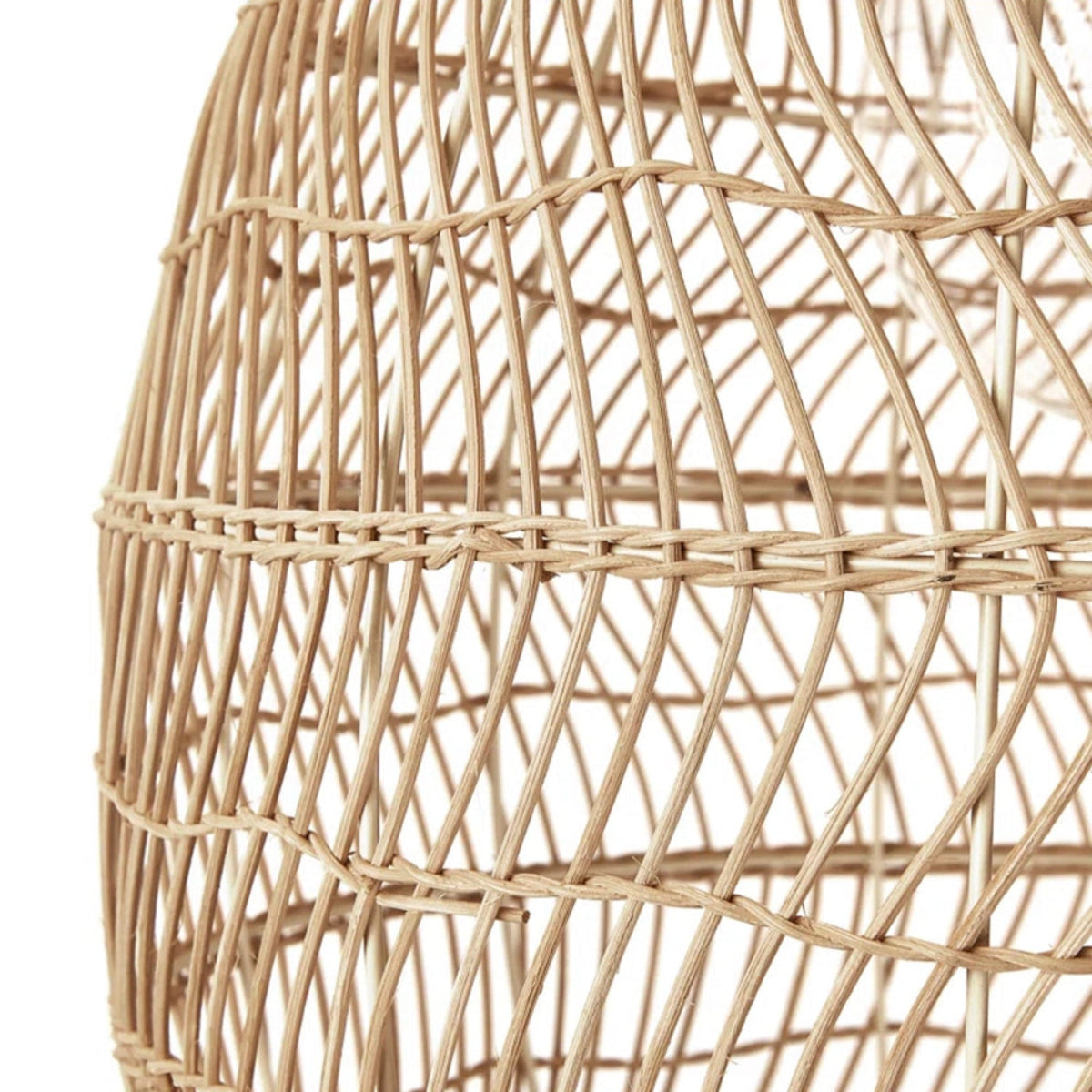 Luminária Pendente de Bambu Zaya — detalhe do acabamento e material