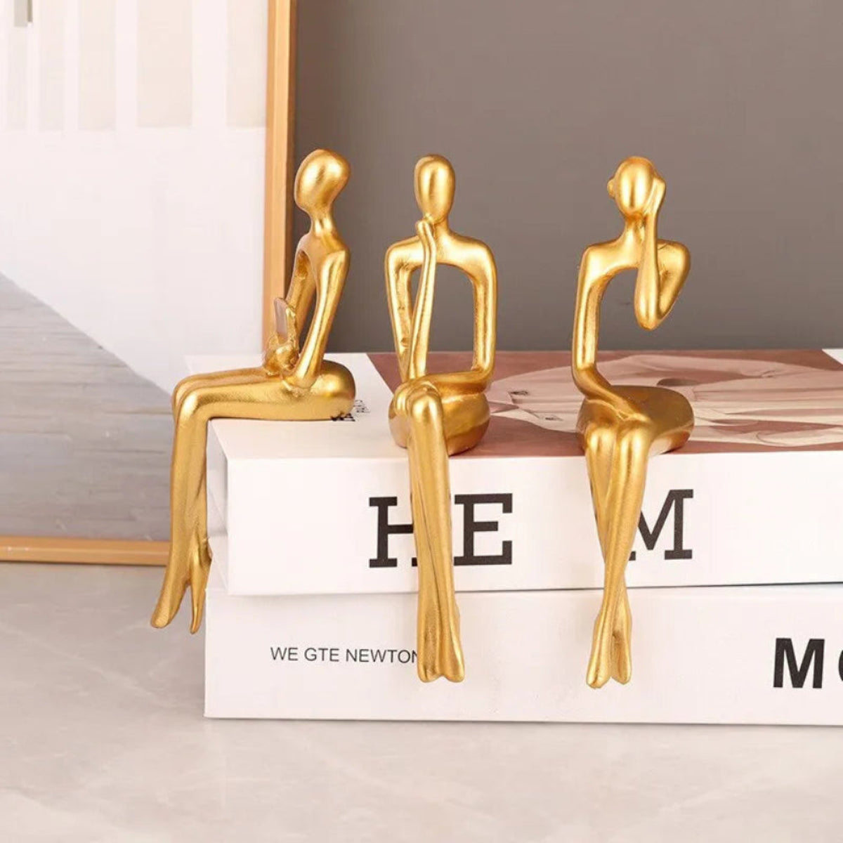 Estátua Escultura em Resina Pensador abstrato