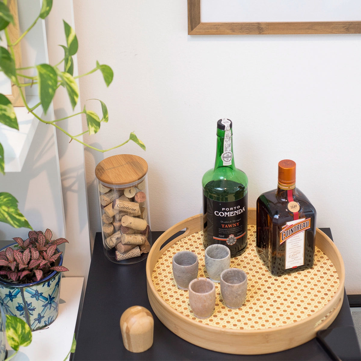 Bandeja Redonda em Bambu e Palhinha indiana Essenza Natural