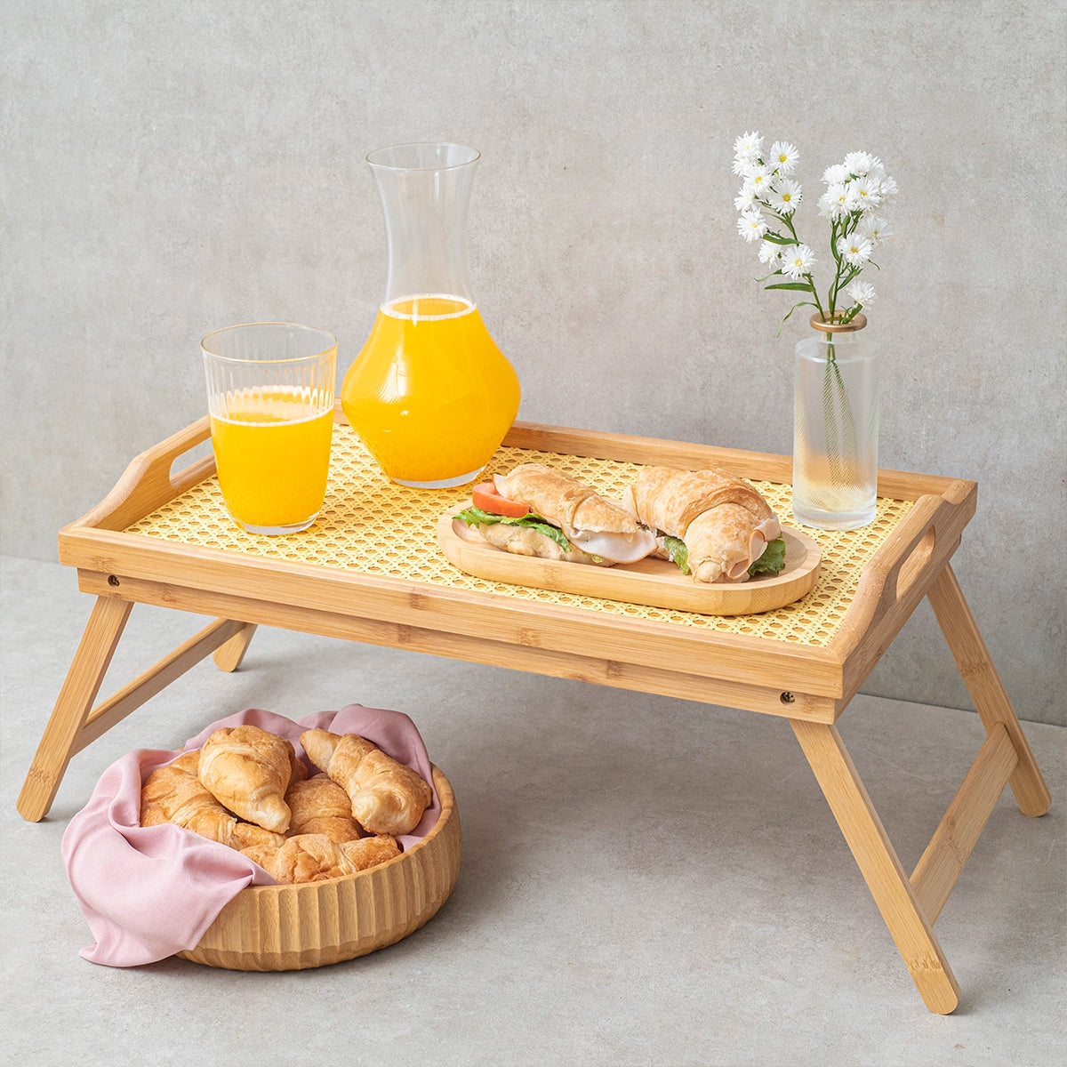 Bandeja com Pés Dobráveis de Bambu com Palhinha Indiana Essenza Natural