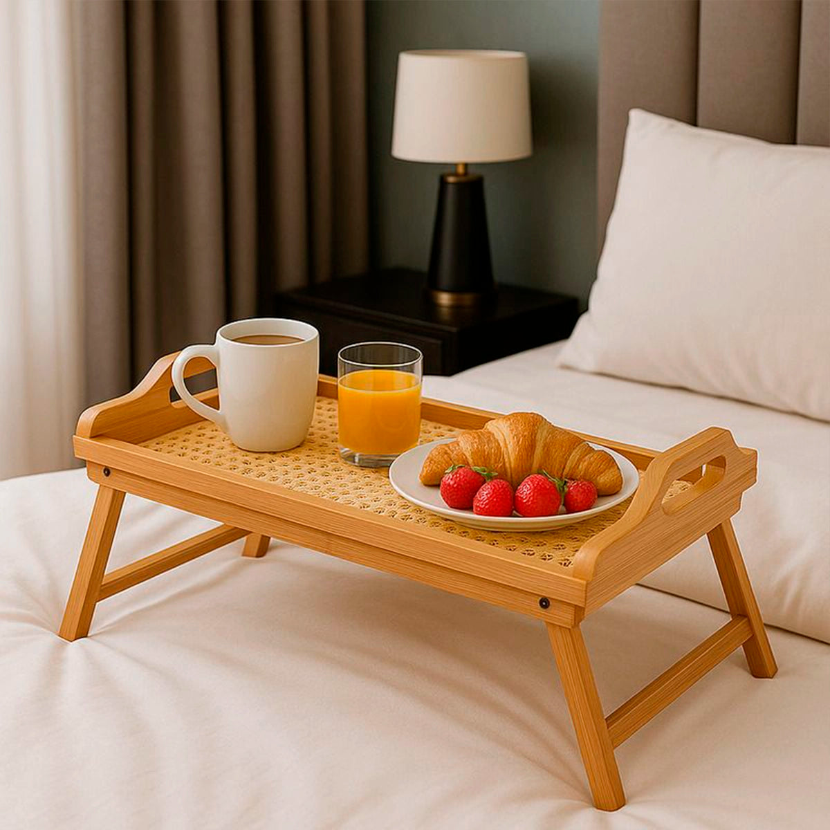 Bandeja com Pés Dobráveis de Bambu com Palhinha Indiana Essenza Natural