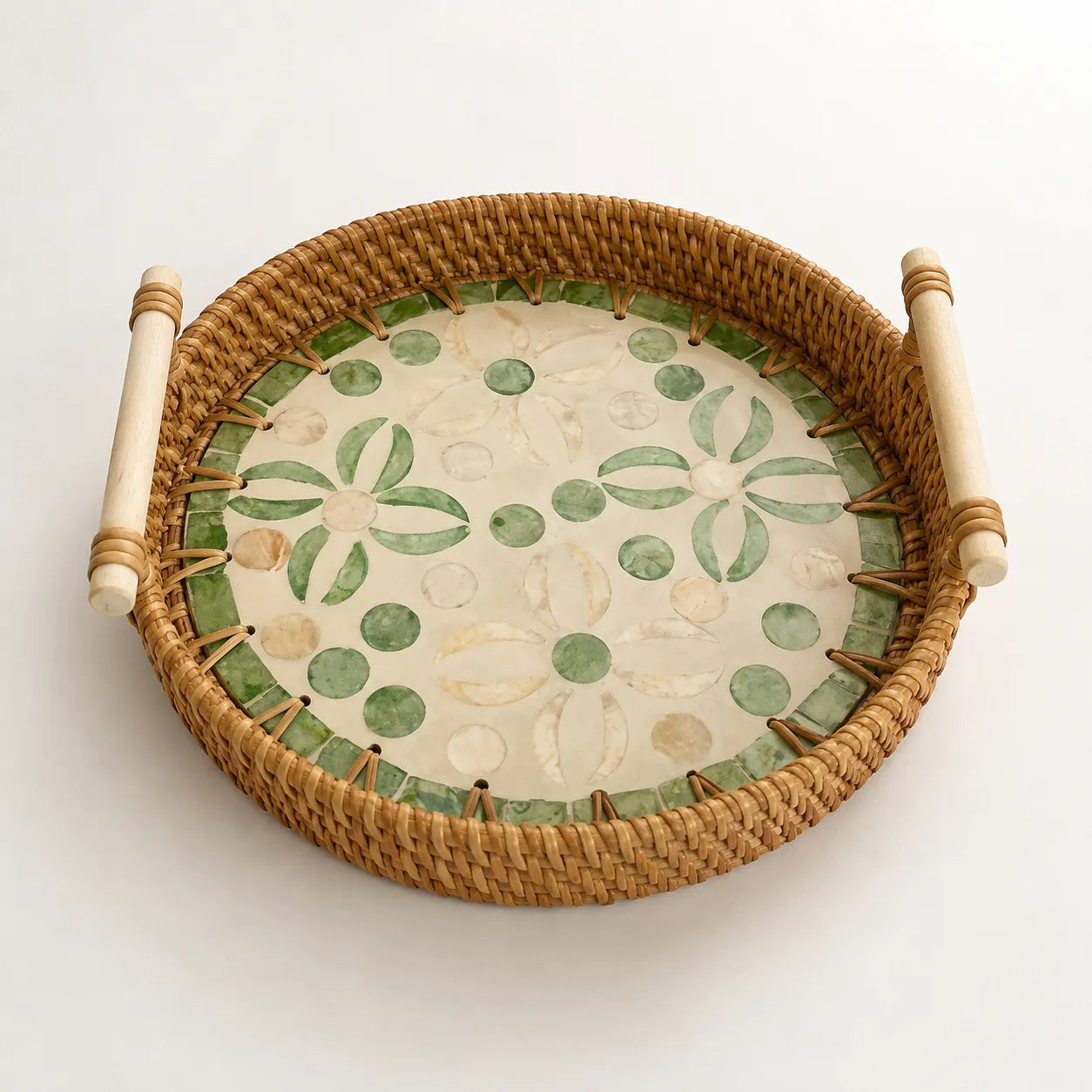 Bandeja Redonda de Rattan Artesanal Decorativa Floratta