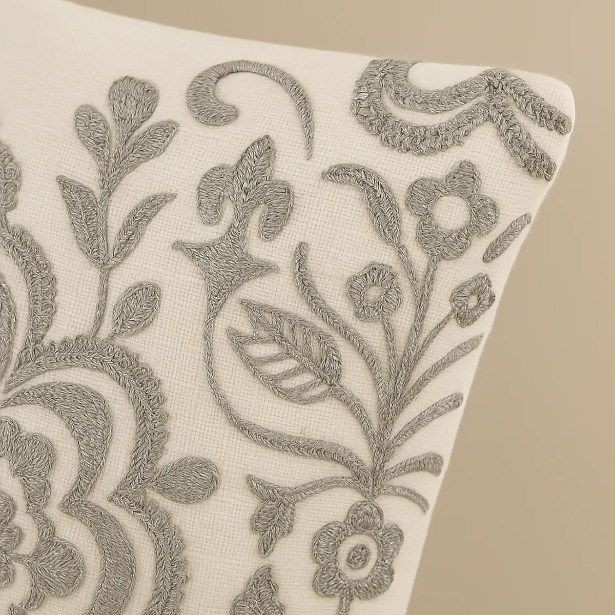 Capa de Almofada Mandala Cinza