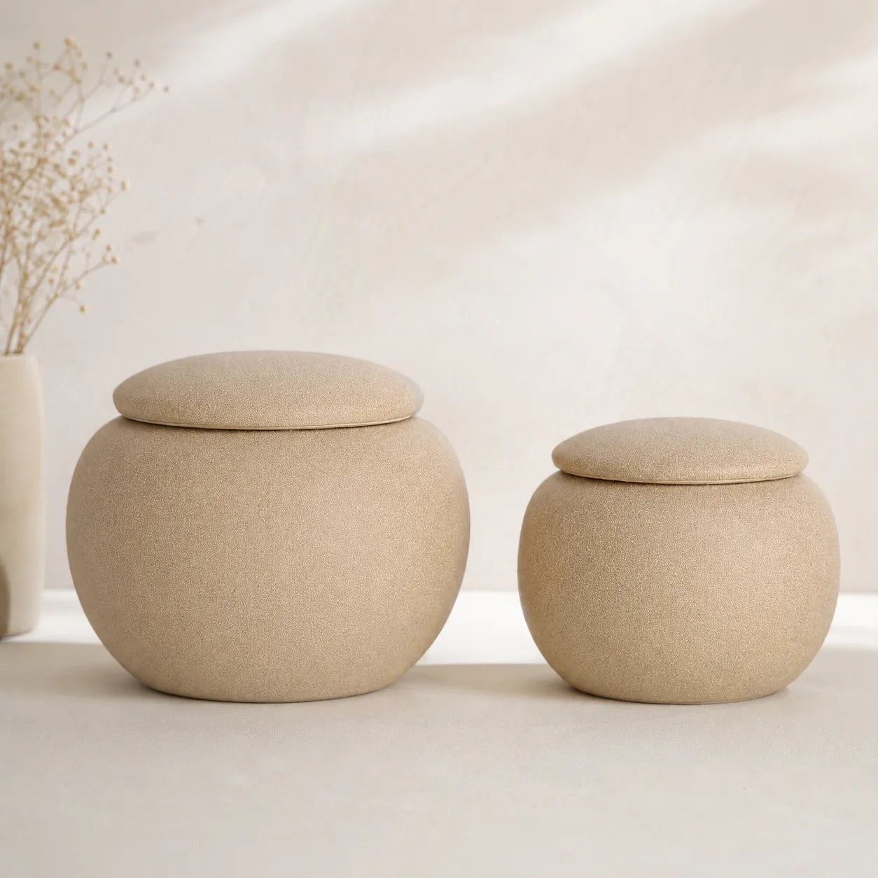 Conjunto de Mini Potes Decorativos em Cerâmica Bege com Tampa Seixo