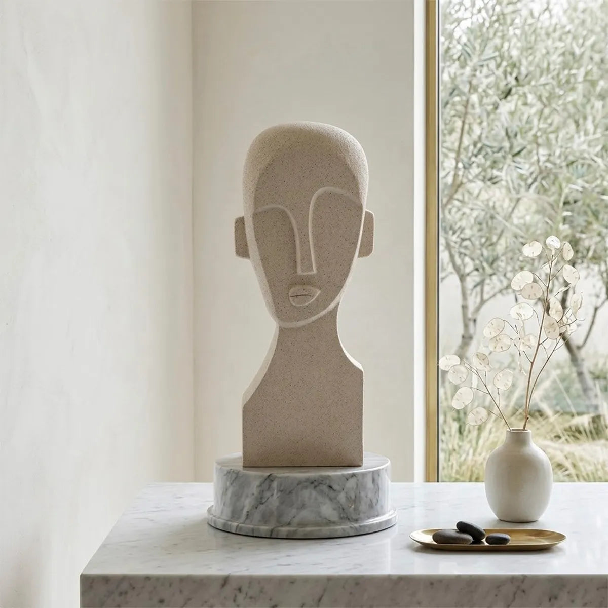 Escultura Decorativa Abstrata em Bege Faces