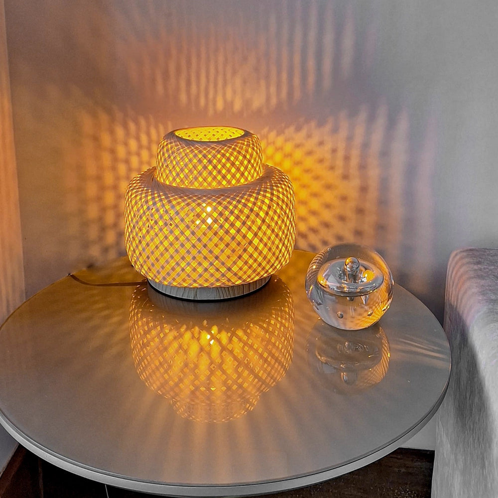 Luminária de mesa de Bambu Nest