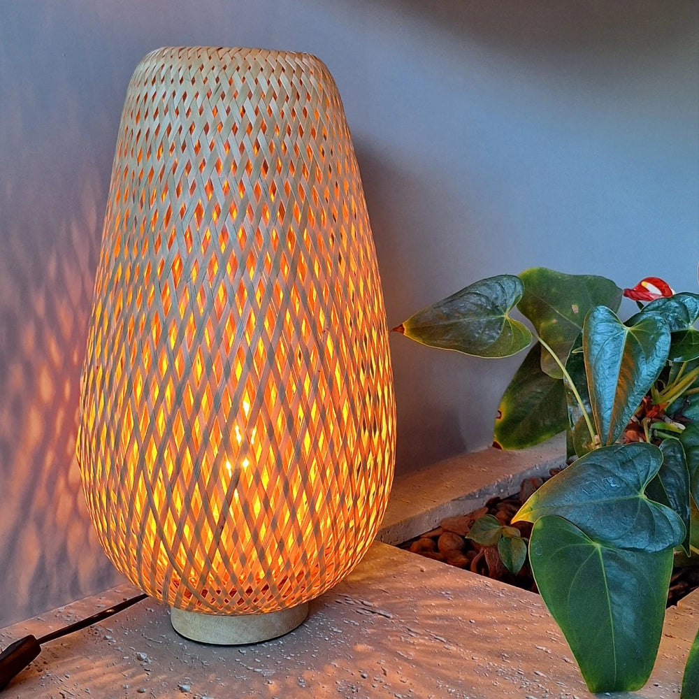Luminária de mesa de Bambu Sumba