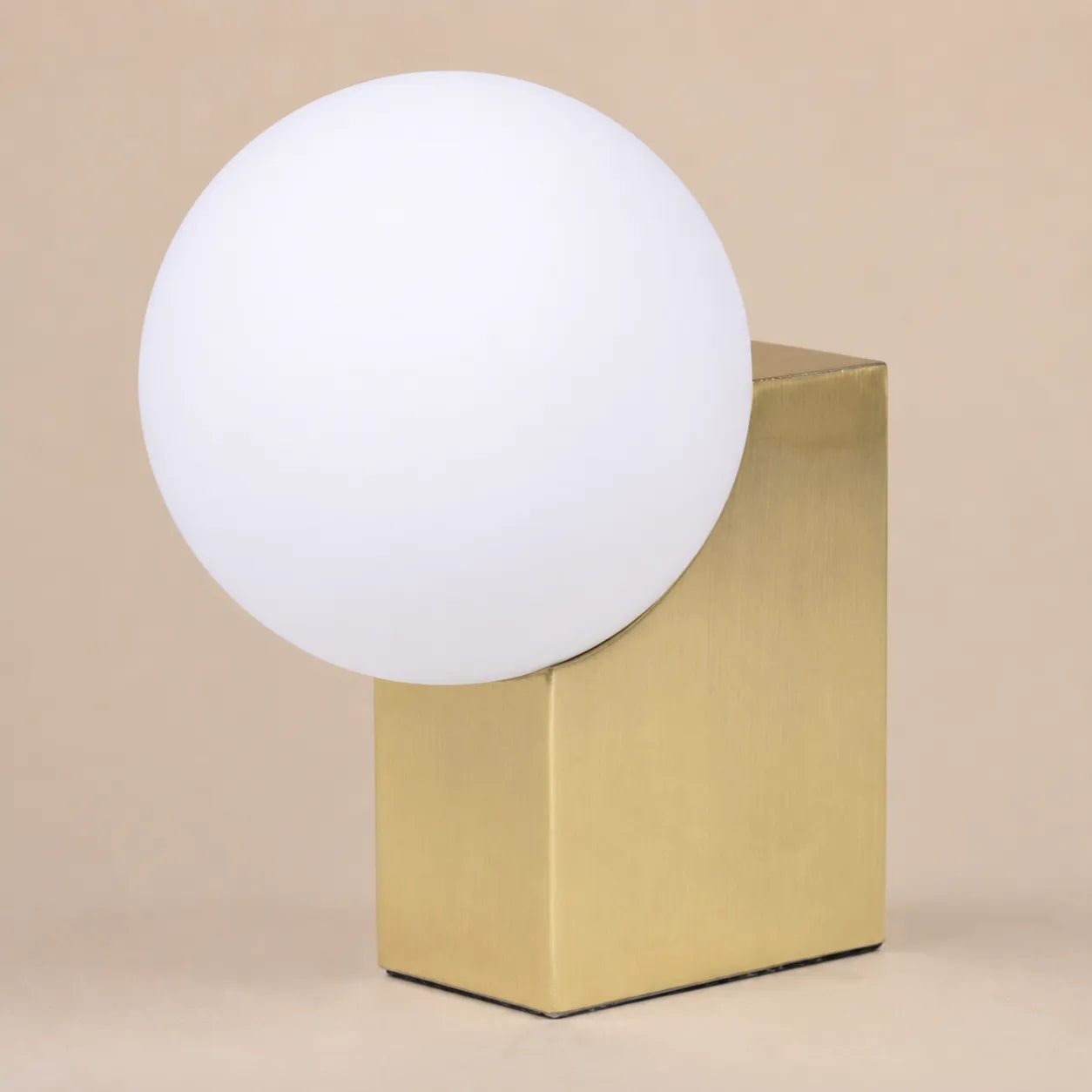 Luminária de Mesa Dourada Nórdica