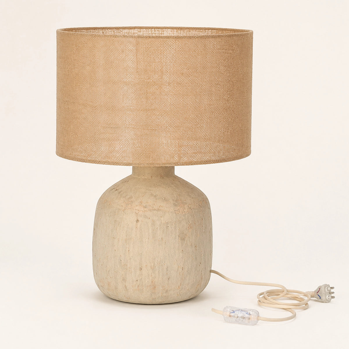Luminária de Mesa em Fibra Natural e Cerâmica Avelã