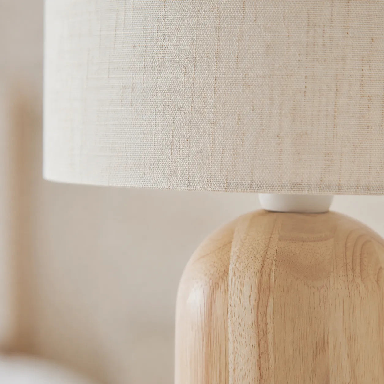 Luminária de Mesa em Linho e Madeira Linen