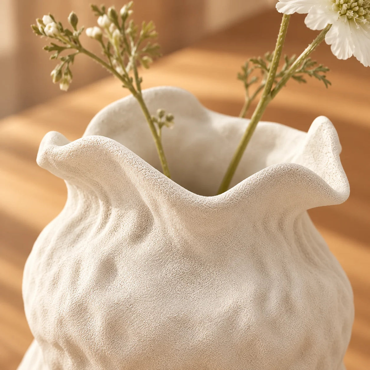 Vaso Decorativo em Cerâmica Branca com Textura Grécia