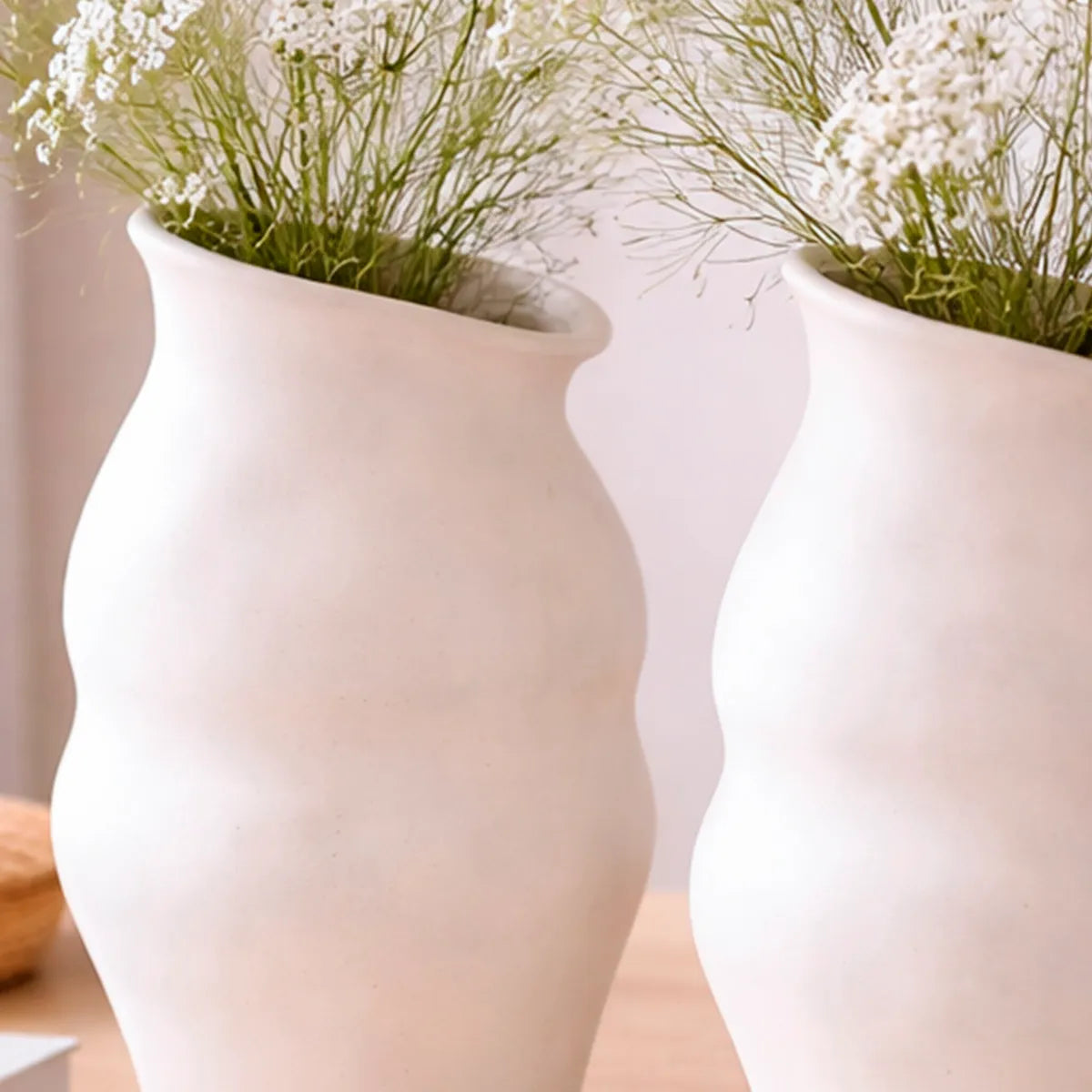 Vaso em Cerâmica Off-White Ondas