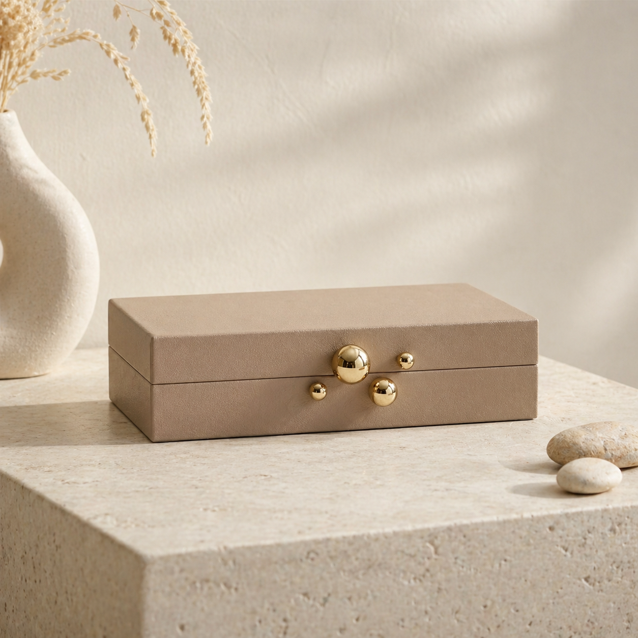 Caixa Decorativa com Detalhe Dourado Perola