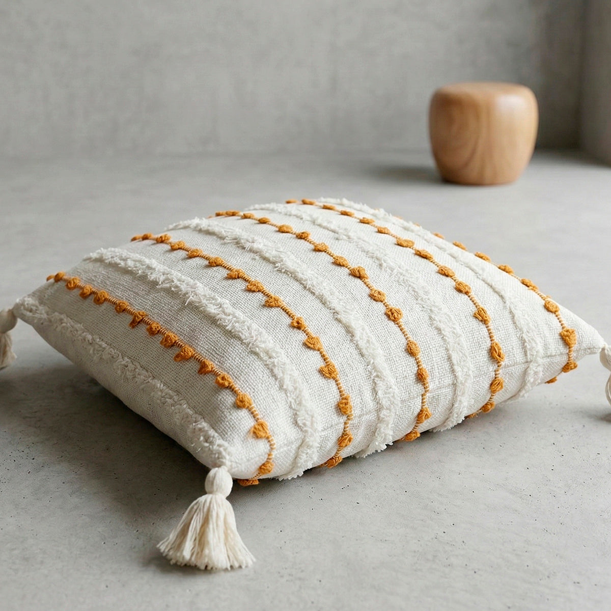 Capa de Almofada Boho Mirasol para compor a decoração do sofá ou da cama, imagem complementar do produto