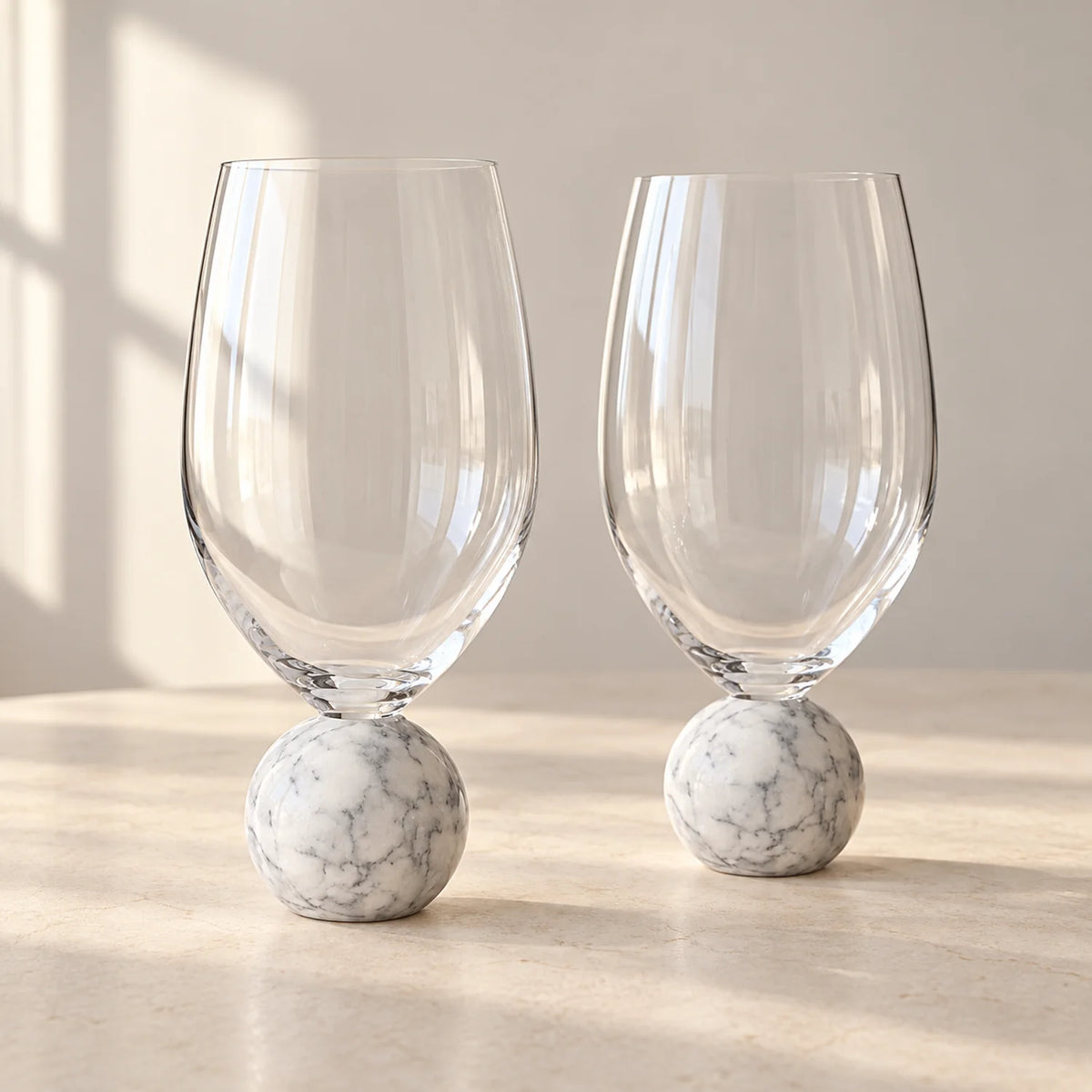 Jogo com duas taças Orvieto em cristal e mármore branco