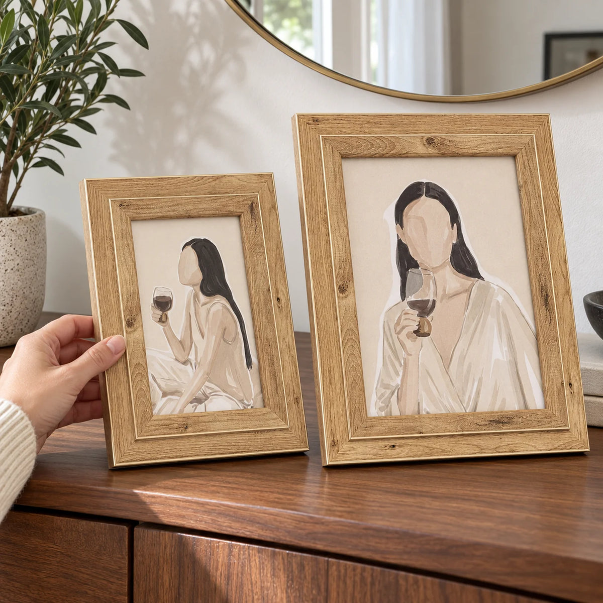 Kit 2 Porta-Retratos com Acabamento Amadeirado Rovere — em uso