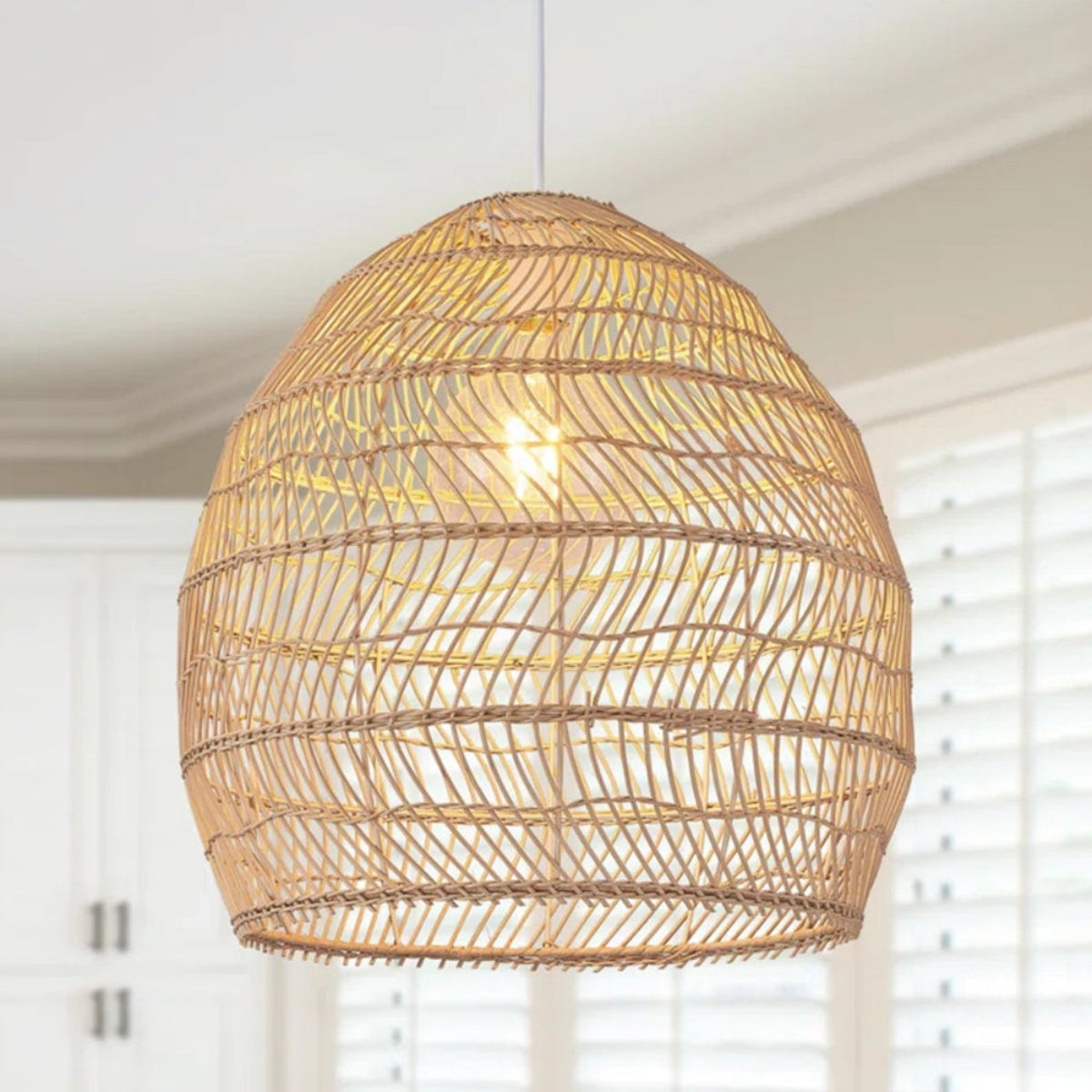 Luminária Pendente de Bambu Zaya — vista da luminária decorativa