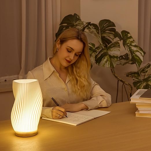 Luminária de Mesa em Estilo Nórdico Moderno